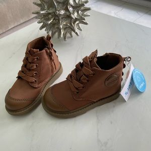 NWT- Carter’s boots, brown, size 7 toddlers